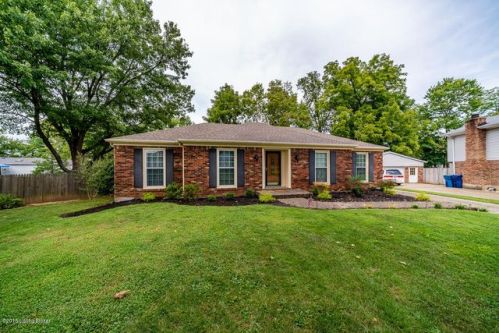 5006 Volney Ct, Louisville KY  40291-1541 exterior