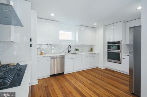 1813 6 St, Philadelphia PA 19140-4528 exterior