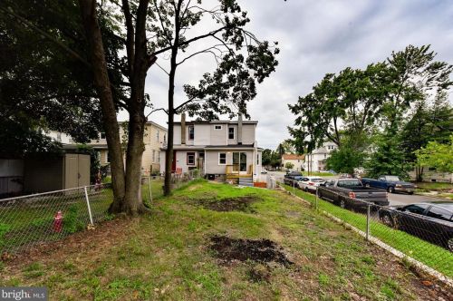 201 Maple Ave, West Deptford NJ  08093-1204 exterior