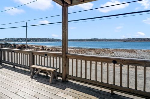 176 Central Ave, Marshfield MA 02047-6149 exterior