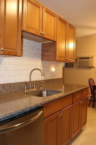 223 Regency Park Dr, Agawam, MA 01001-2264