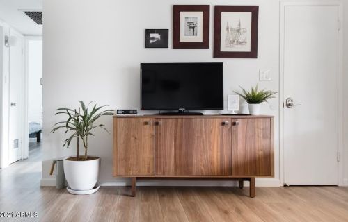 325 Colter St, Phoenix AZ 85018-1536 exterior