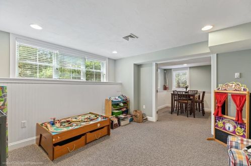 21 Winterberry Way, Norfolk MA 02056-1834 exterior