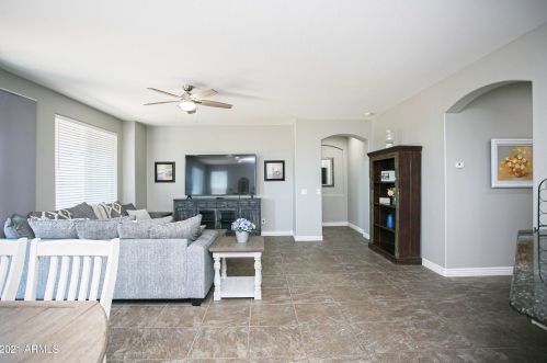 35318 31st Dr, Phoenix AZ  85086-2127 exterior