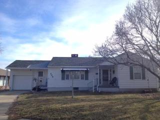 204 12th St, Wymore, NE 68466-2008