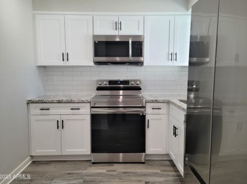 2911 Casa Tomas Ct, Phoenix AZ  85016-7708 exterior