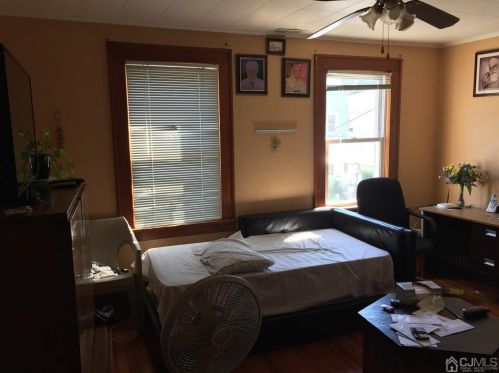 6 Lincoln Ave, Carteret NJ 07008-2722 exterior