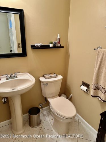 31 Ann Ct, Tinton Falls NJ  07724-3000 exterior