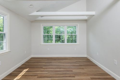 142 Donnellan Cir, Weymouth MA 02191-1762 exterior