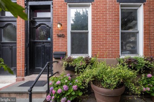 940 5th St, Philadelphia, PA 19123-1402