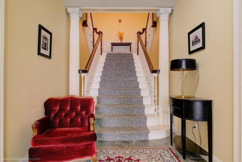 635 Rock St, Fall River, MA 02720-3437