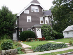 8 Orris St, Newton, MA 02466-1312