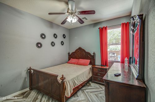 4217 73 Dr, Phoenix AZ 85033-2512 exterior