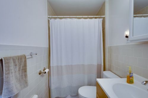 12 Highland Ter, Needham MA 02494-3014 exterior