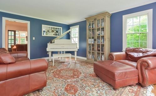 5 Maple Ln, Sutton MA 01590-1810 exterior