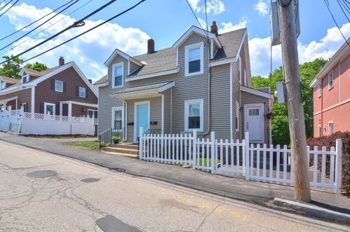 196 Elm St, Quincy, MA 02169-5515