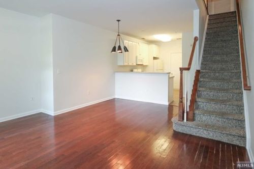 304 Freedom Ln, Belleville NJ 07109-5336 exterior