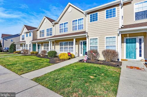 305 Redbud Ln, West Deptford NJ  08051-2297 exterior