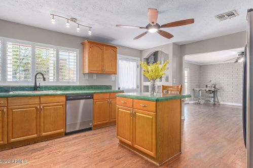 18739 30th St, Phoenix AZ  85050-3409 exterior