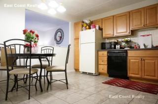 4 Cottage Ct, Newton MA  02458-1228 exterior