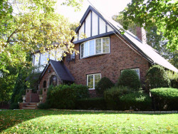 36 Dolphin Rd, Newton, MA 02459-1305