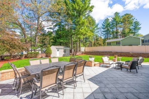 18 Francis St, North Reading MA 01864-3121 exterior