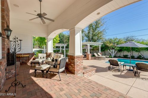 5621 Calle Camelia, Phoenix AZ 85018-4617 exterior