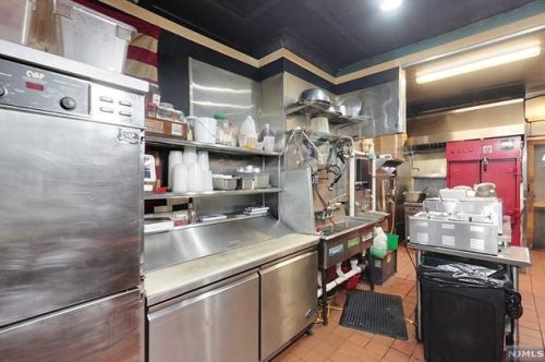 264 Davis Ave, Kearny NJ 07032-3402 exterior