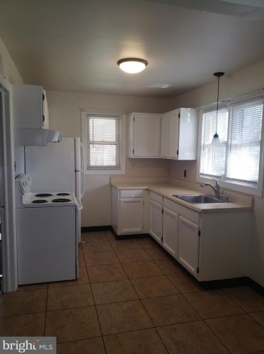 358 Parkville Rd, West Deptford NJ  08086-9460 exterior