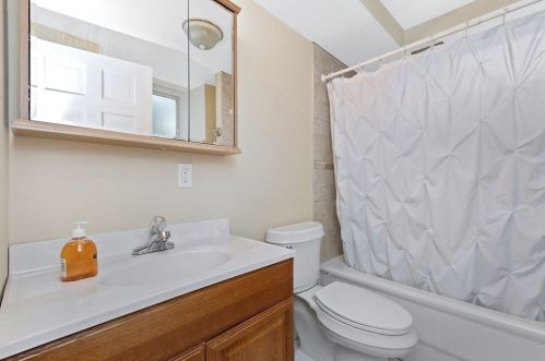 47 Washington St, Newton MA 02458-1450 exterior