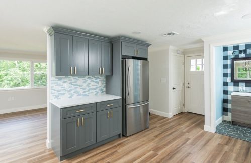 142 Donnellan Cir, Weymouth MA 02191-1762 exterior