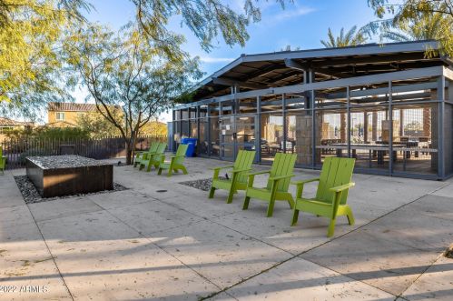 22421 30 St, Phoenix AZ 85050-4405 exterior