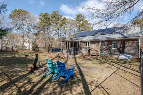 250 Candlewood Dr, Eastham MA 02642-2288 exterior