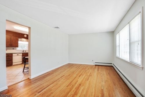 70 Mckinley Ave, East Hanover, NJ 07936-2943