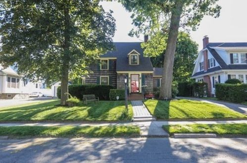 38 Olive St, Methuen, MA 01844-7513