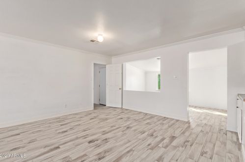 4923 Cheery Lynn Rd, Phoenix AZ  85031-3514 exterior