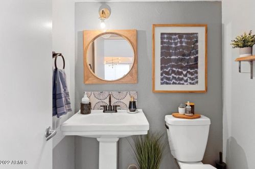 15026 19th Way, Phoenix AZ  85022-3905 exterior