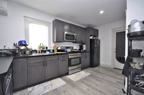 69 Town Hill St, Quincy MA 02169-6429 exterior