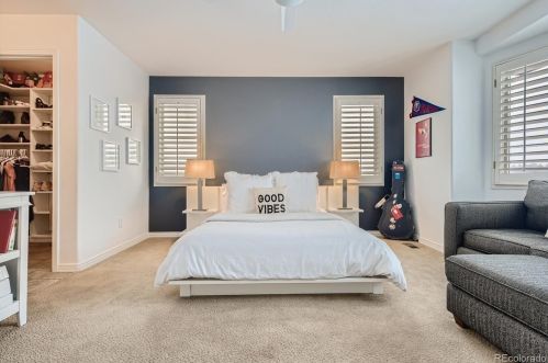 27 Glenmoor Dr, Englewood CO 80113-7115 exterior