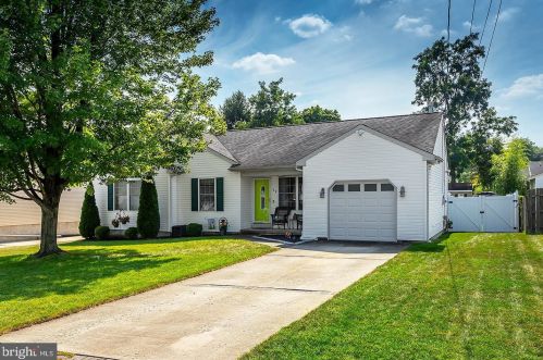 39 Murphy Ave, West Deptford, NJ 08093-1648