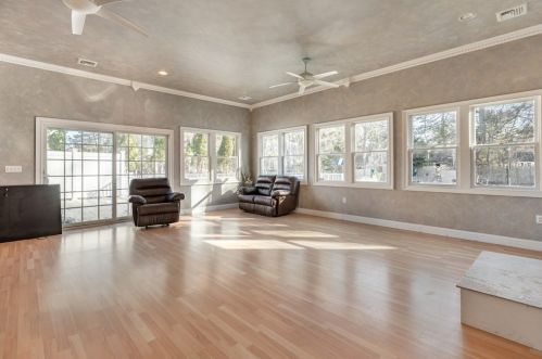 24 Harvey Ln, Whitman MA 02382-1948 exterior