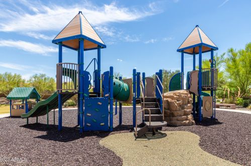 1735 Desperado Way, Phoenix AZ  85085-6329 exterior