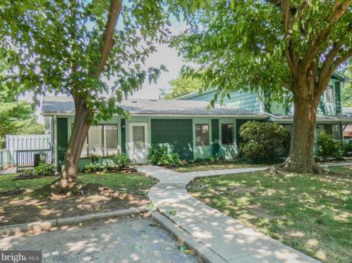 1 Maplewood Ct, West Deptford NJ  08066-2401 exterior