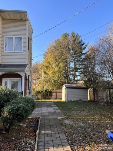 4 Mahan St, Tenafly NJ  07670-1822 exterior