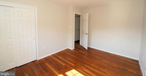 17 Stonicker Dr, Trenton NJ 08648-3215 exterior