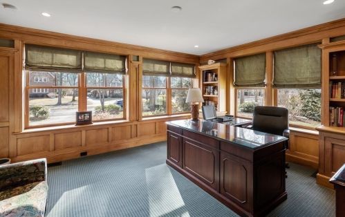 165 Fair Oaks Park, Needham MA 02492-3018 exterior