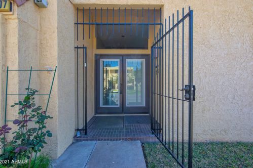 2107 Claremont St, Phoenix, AZ 85015-1906