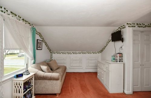 50 Pleasant St, Whitman MA 02382-2118 exterior