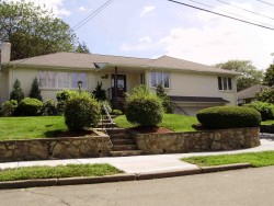 55 Cross Hill Rd, Newton, MA 02459-3119