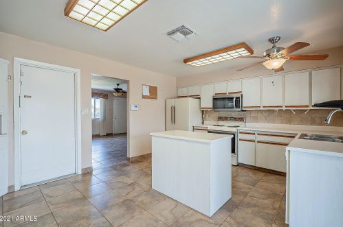 3145 Charleston Ave, Phoenix AZ 85032-9551 exterior